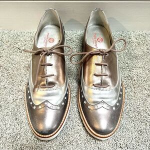 Marc Joseph Women's Metallic Oxford Shoes. Size 9.5